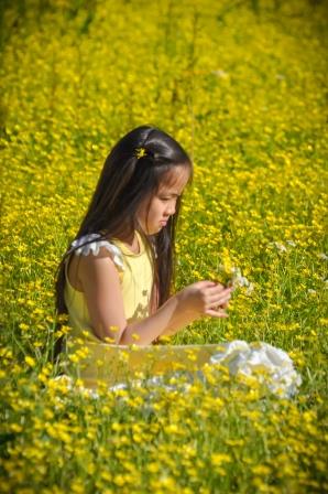 Tara Ludwig Spring Photos